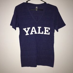 Yale college V-neck t-shirt size XS